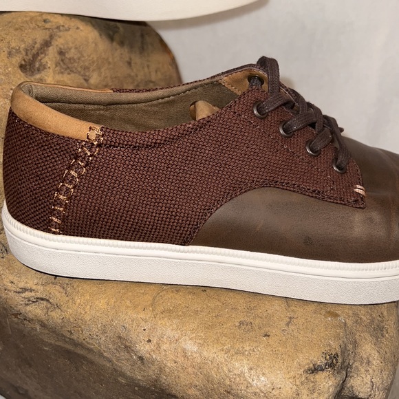 Casual shoes made by ALDO.  Two tone Canvas and Brown Leather.  Mens Size 11. - Picture 8 of 8